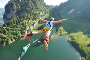 九游官网入口-鹈鹕队冲刺季后赛，士气高昂，鹈鹕队首发阵容